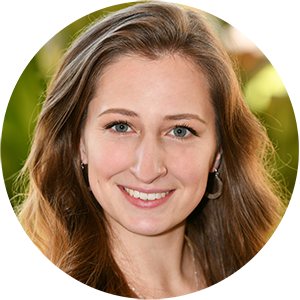 Andrea-Graves_Headshot-NEW_Circle.png